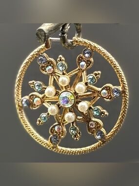 Vintage Gold Tone Snowflake Hoop Earrings AB Rhinestone Pearl UV Glow